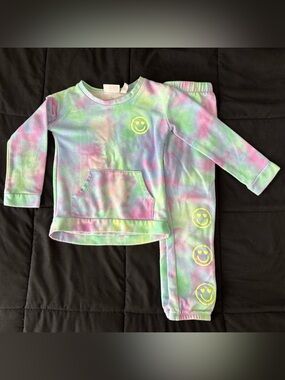 The Children’s Place 5T Girls Tie Dye Smile Sweatsuit